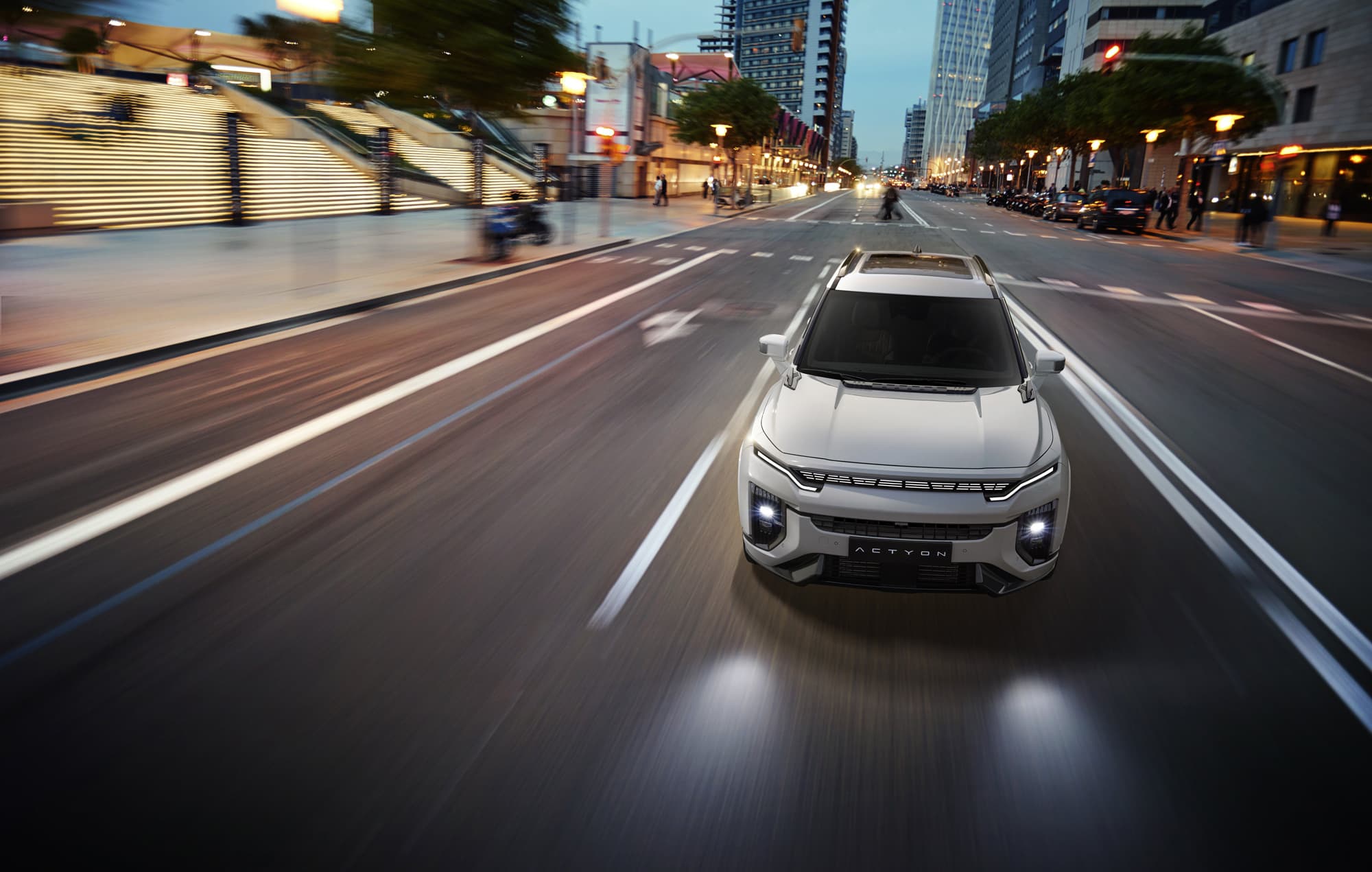 KGM Actyon driving with lights on